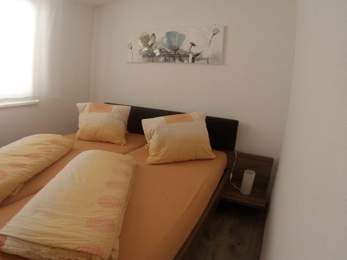 Haus Baracca Apartment Vella Екстериор снимка
