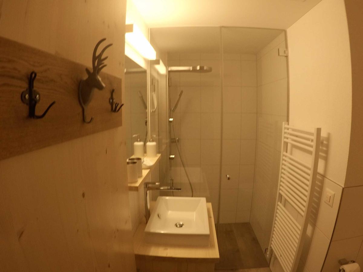 Haus Baracca Apartment Vella Екстериор снимка