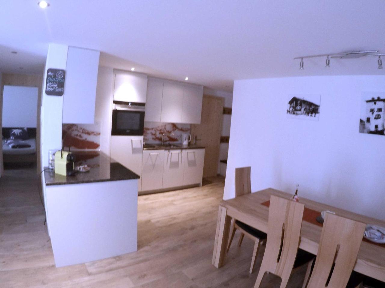 Haus Baracca Apartment Vella Екстериор снимка