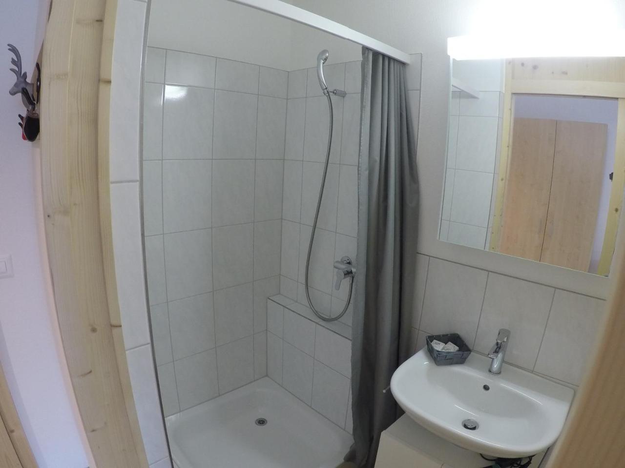 Haus Baracca Apartment Vella Екстериор снимка