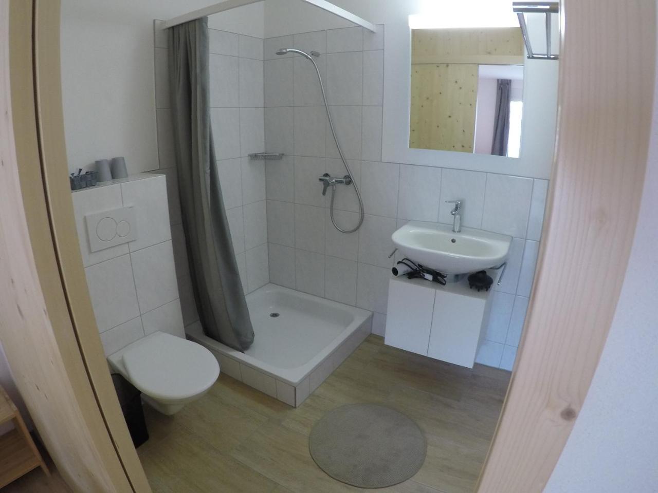 Haus Baracca Apartment Vella Екстериор снимка